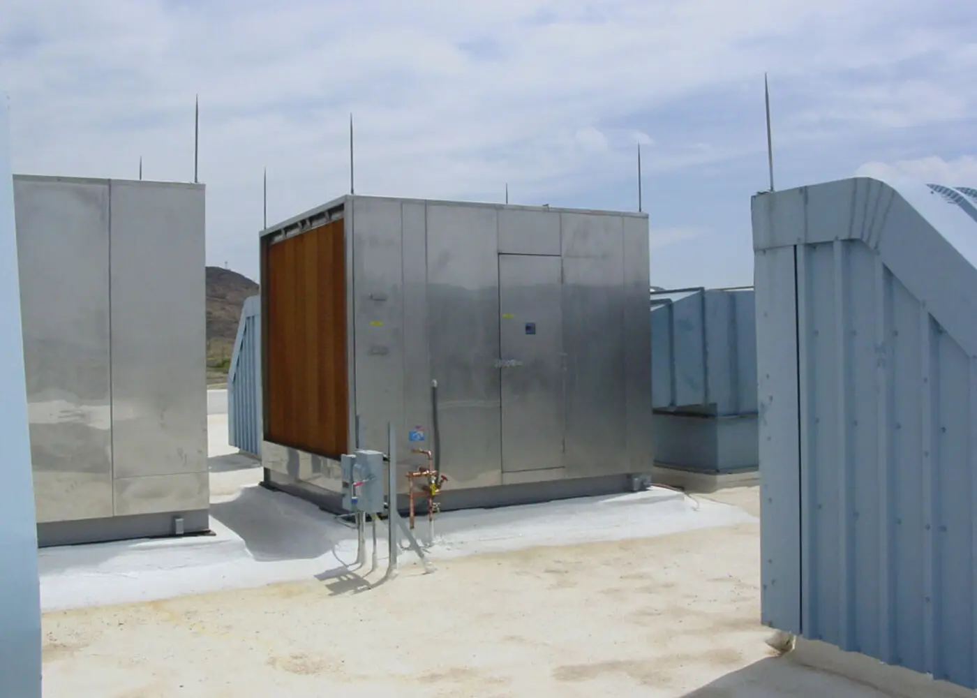 How Do Industrial Evaporative Cooling Systems Save Energy?